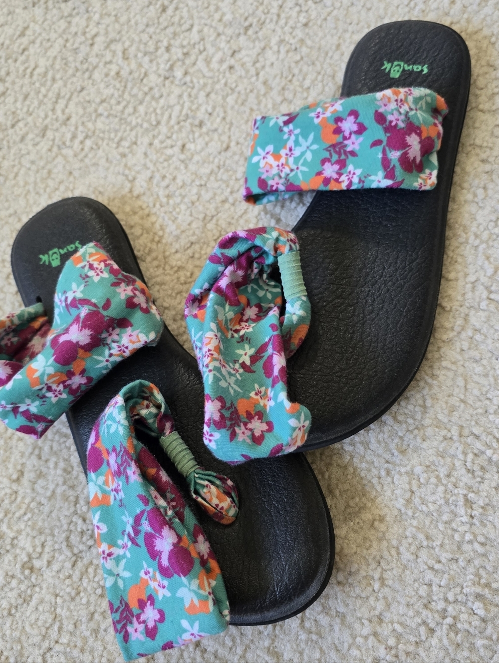 Sanuk Yoga Sling Black Floral Print Sandals Womens Size 7 Yoga Mat Shoes